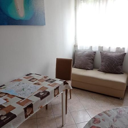 Nice And Cozy Two Single Bed Room Split Eksteriør bilde